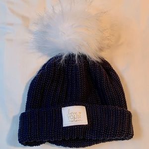 Love Your Melon knit beanie with Pom Pom. Navy blue.